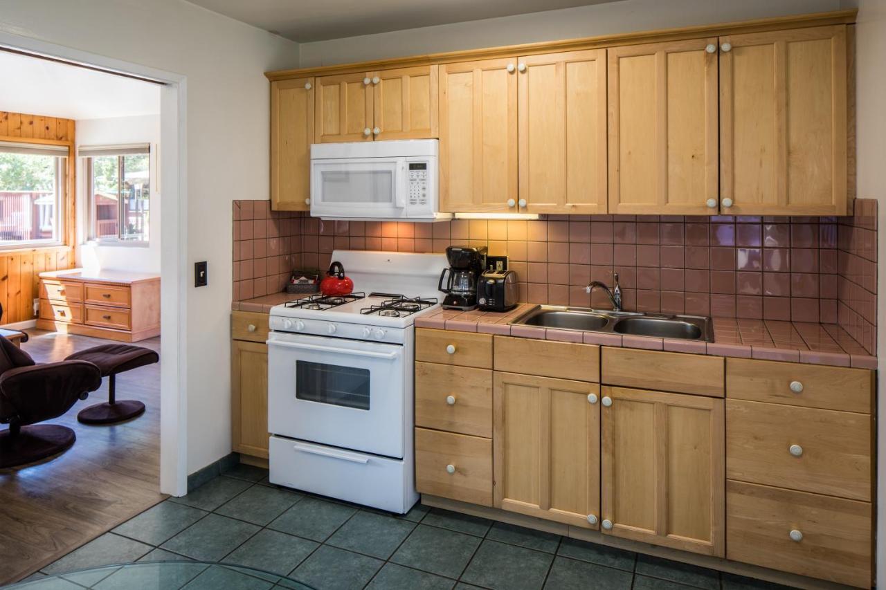 Andril Fireplace Cottages Pacific Grove Exterior photo