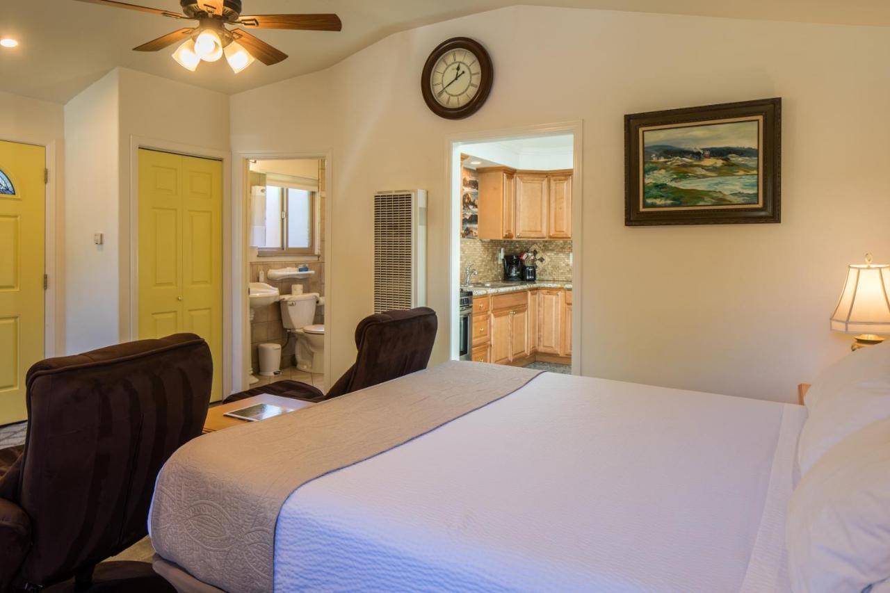 Andril Fireplace Cottages Pacific Grove Exterior photo