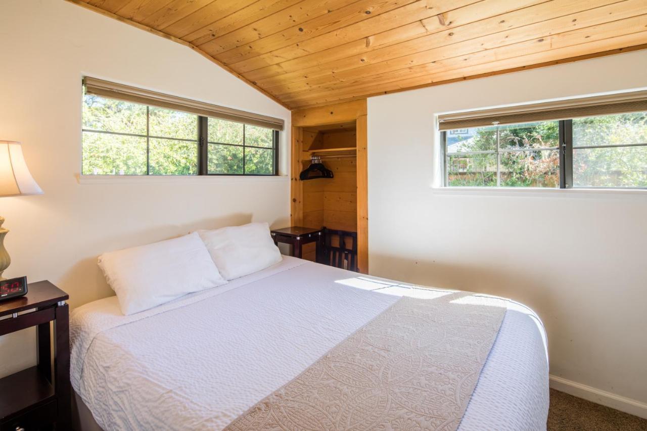 Andril Fireplace Cottages Pacific Grove Exterior photo